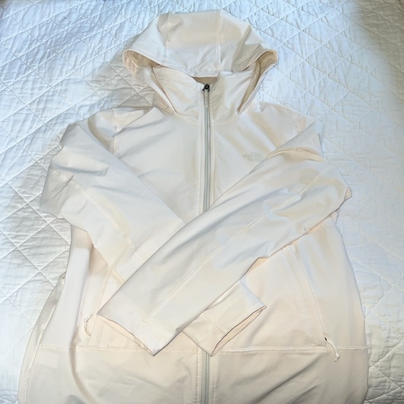 Women’s Northface Jacket - Picture 3 of 7